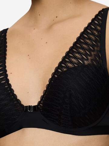 TRIUMPH T-Shirt BH 'Aura Spotlight'‌‌‌‌ in Schwarz