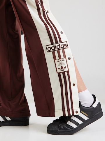 Largi Pantaloni 'ADIBREAK' de la ADIDAS ORIGINALS pe maro