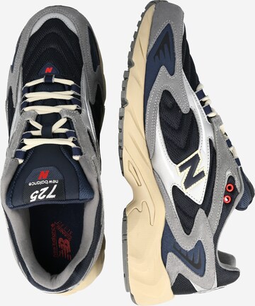 new balance Sneaker '725' in Blau
