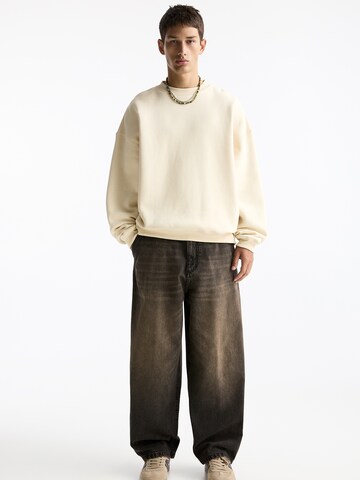 Sweat-shirt Pull&Bear en blanc