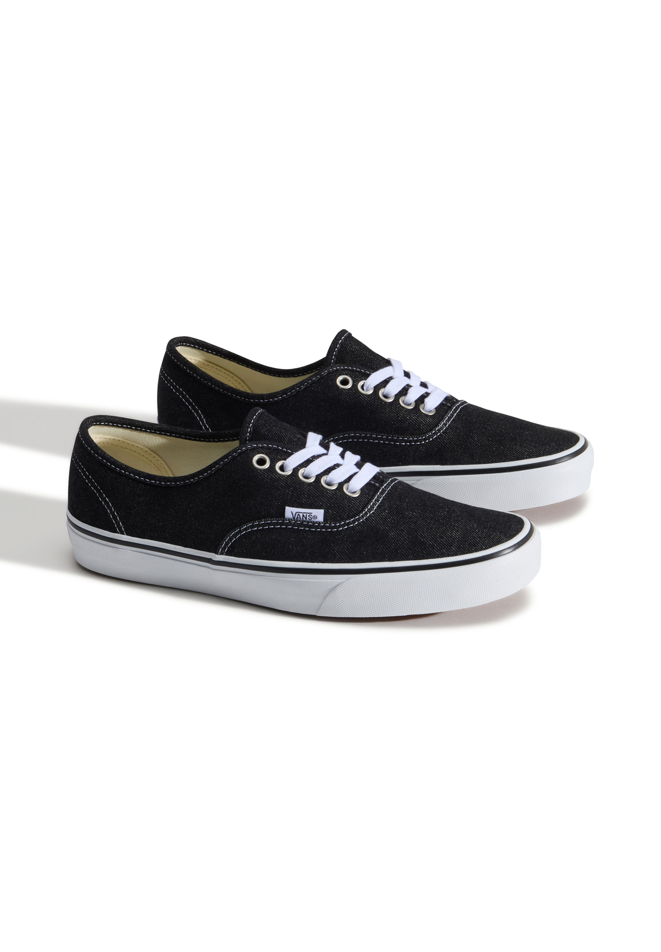 Baskets basses 'AUTHENTIC' VANS en noir