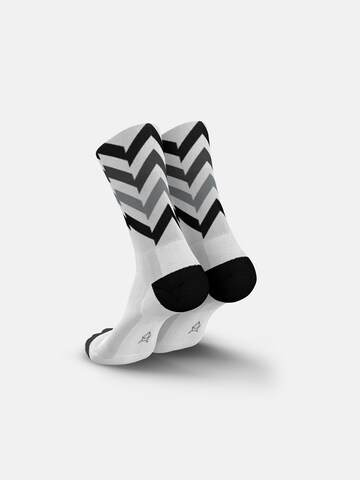 INCYLENCE Sportsocken 'WAVES' in Weiß