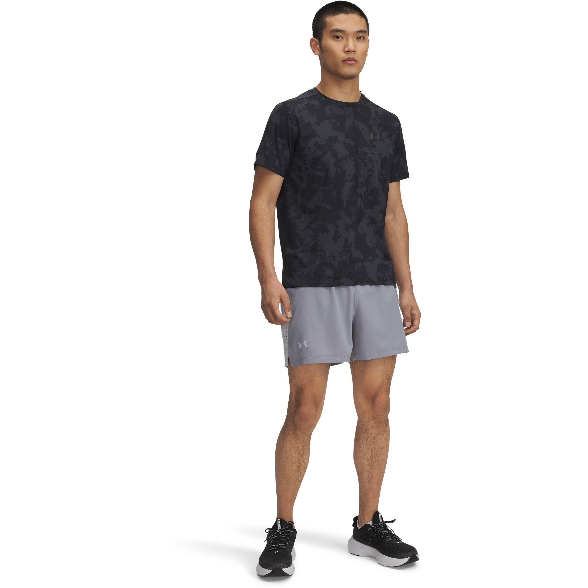 UNDER ARMOUR Regular Sportshorts 'Launch Elite' in Grau