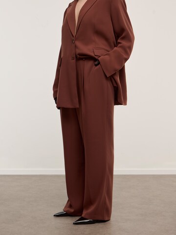 CITA MAASS Wide leg Pleated Pants 'Francesca' in Red: front