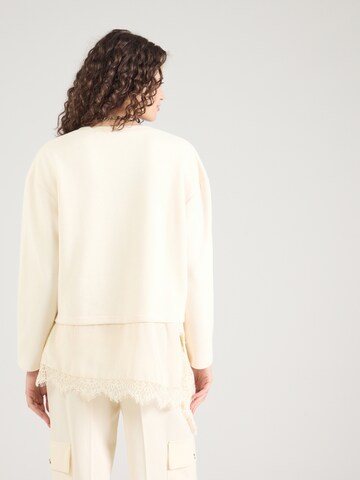 Maglietta 'Vicky' di ABOUT YOU in bianco