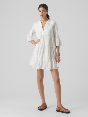 Robe 'DICTHE' VERO MODA en blanc