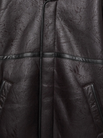 Pull&Bear Přechodná bunda – černá