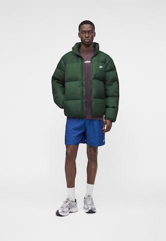 Nike Sportswear Zimná bunda 'CLUB' - Zelená
