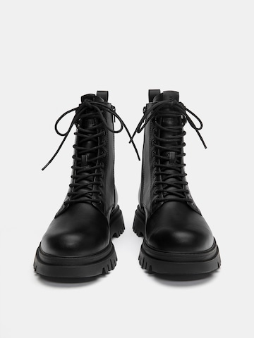 Pull&Bear Gležnarji z vezalkami | črna barva