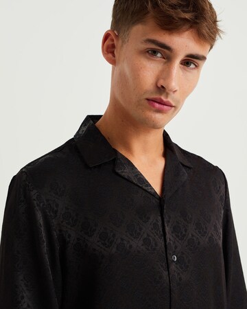 WE Fashion Regular fit Button Up Shirt in Black