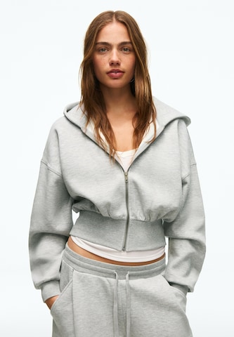 Bershka Tepláková bunda - Sivá: predná strana