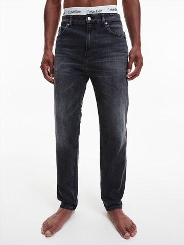 Calvin Klein Jeans Regular Jeans in Schwarz: predná strana
