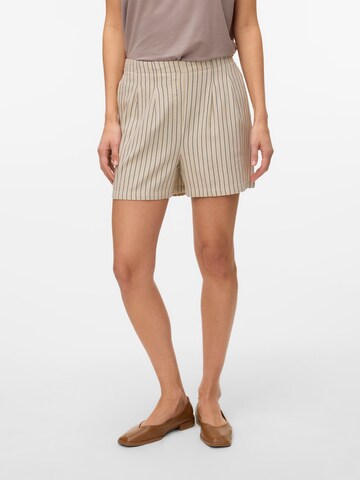 Regular Pantaloni cutați 'VMJesmilo' de la VERO MODA pe bej: față