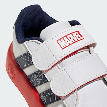 ADIDAS SPORTSWEAR Σνίκερ 'GRAND COURT SPIDER-MAN' σε λευκό