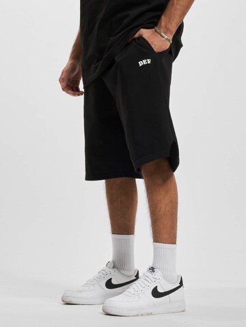 DEF Loosefit Shorts in Schwarz: Vorderseite