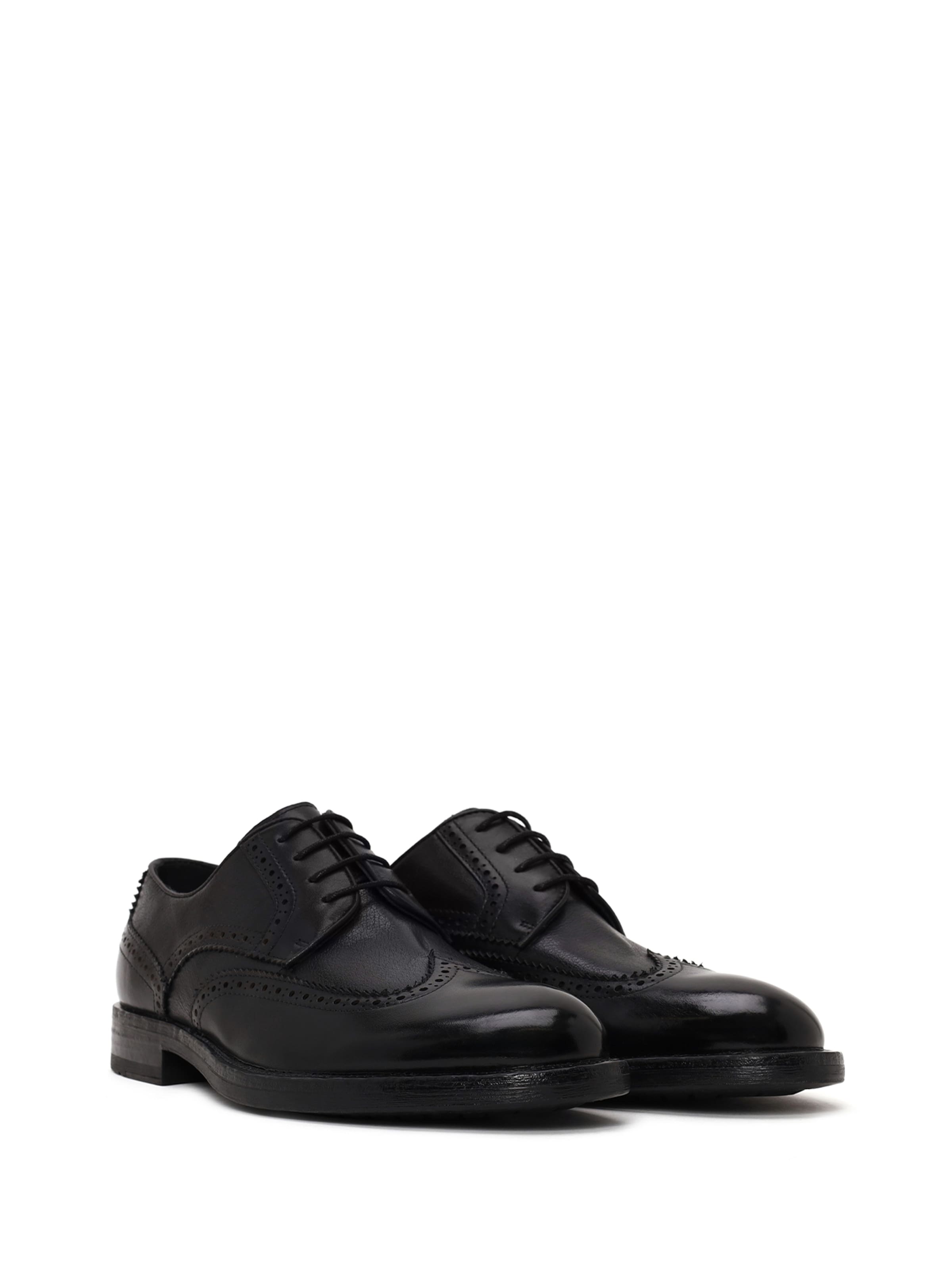 Scarpa stringata di Derimod in nero