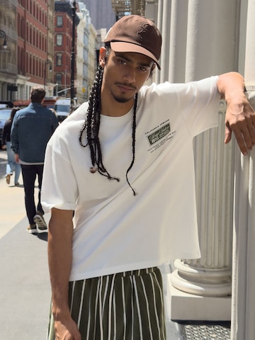 T-Shirt Bershka en blanc