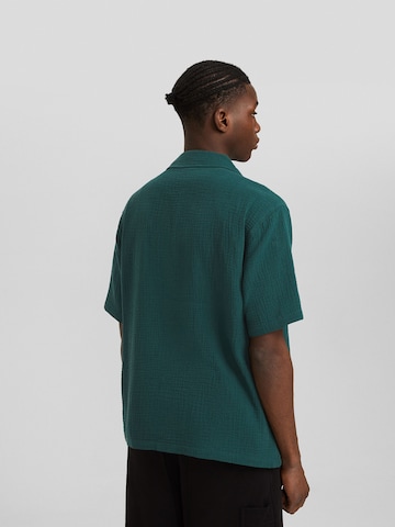 Bershka Klasický střih Košile – zelená