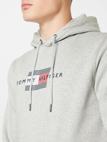 TOMMY HILFIGER Bluzka sportowa w kolorze szary