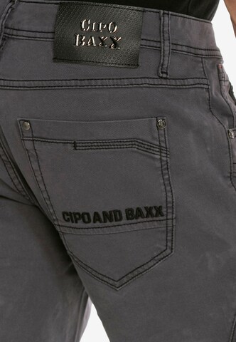 CIPO & BAXX Regular Shorts in Grau
