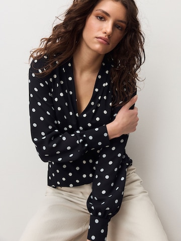 Next - Blusa en negro