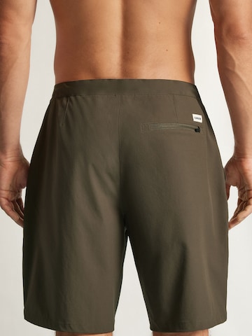 IUMAN Intimissimi Badeshorts in Grün
