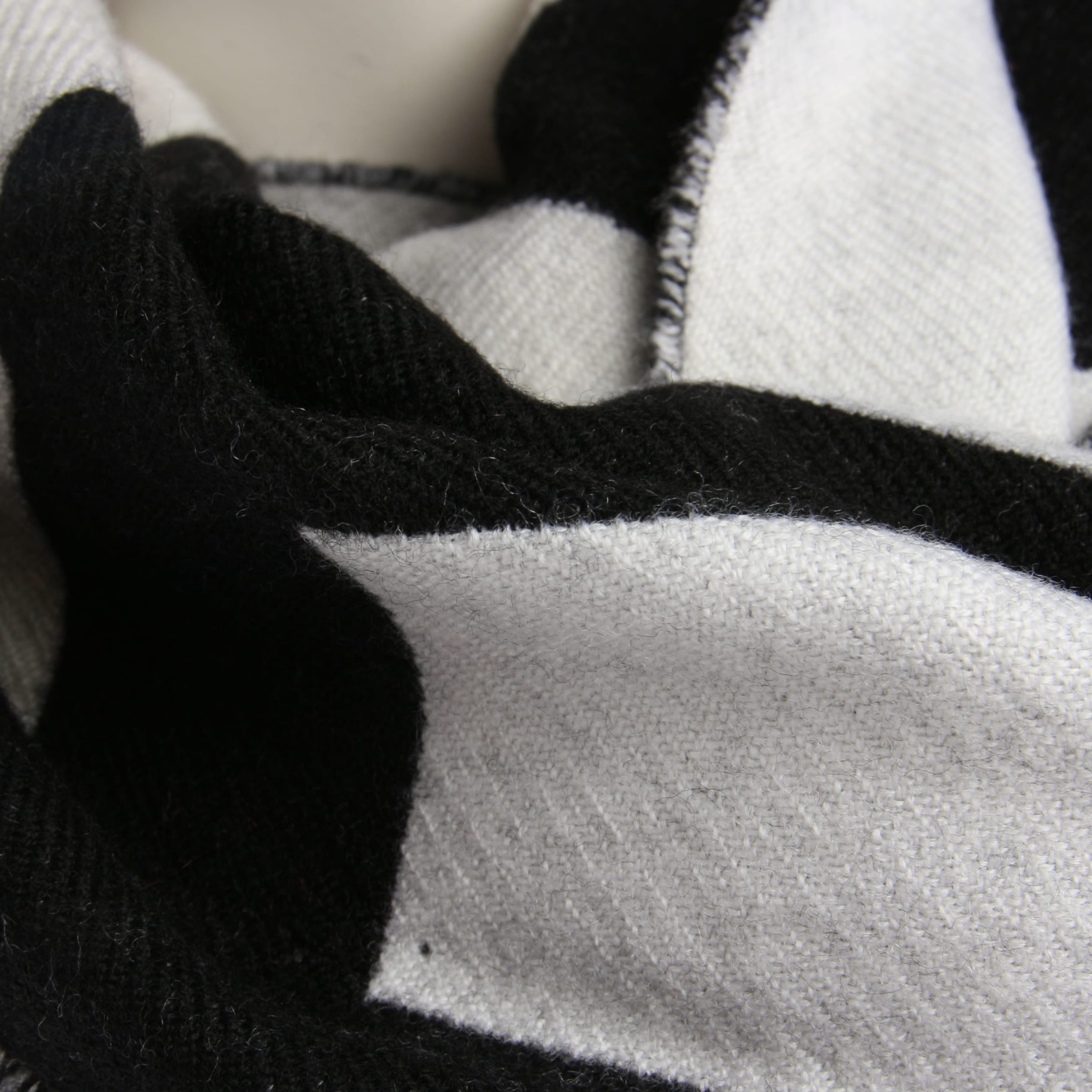 BURBERRY Scarf & Wrap in One size in Black