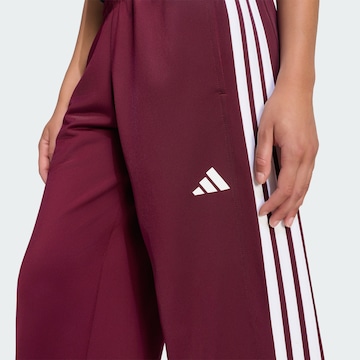ADIDAS SPORTSWEAR Široke hlačnice Športne hlače 'Dayready' | rdeča barva