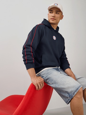FC BAYERN MÜNCHEN Hoodie Essentials in Blau