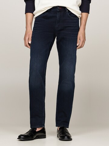 TOMMY HILFIGER Regular Jeans 'Mercer' in Blauw: voorkant