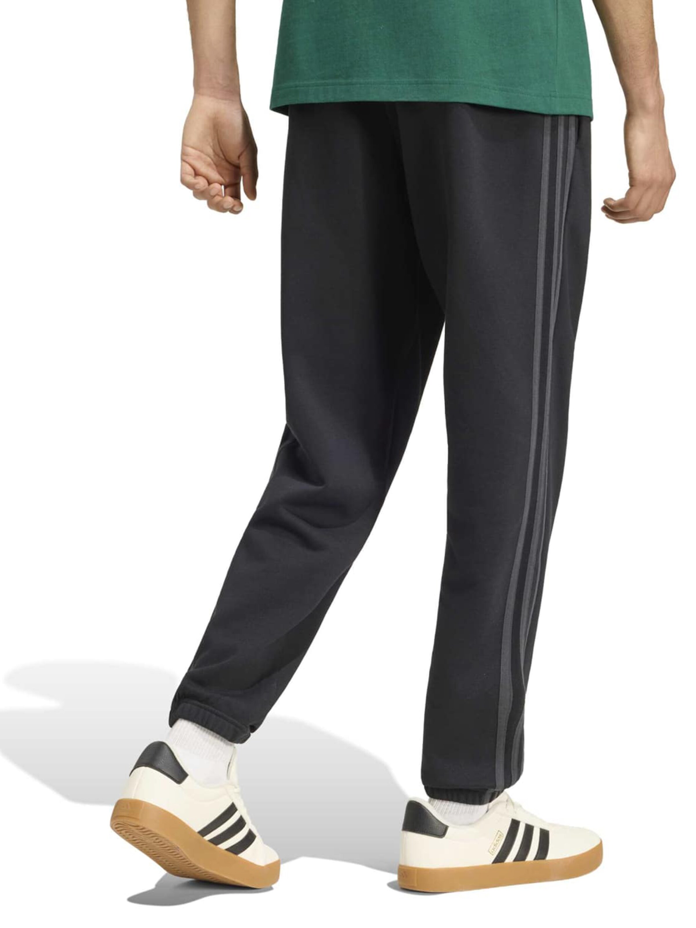 Effilé Pantalon de sport 'Essentials' ADIDAS SPORTSWEAR en noir