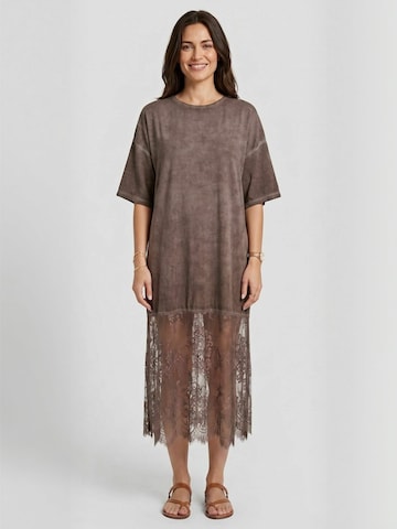 Opal Studio Kjole ' Lace ' i brun: forside