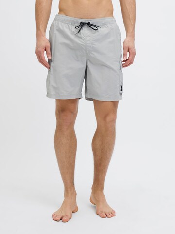 Shorts de bain 'JPSTNaxos' JACK & JONES en gris : devant
