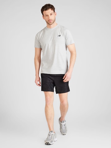 new balance Shirt 'Essentials' in Grijs