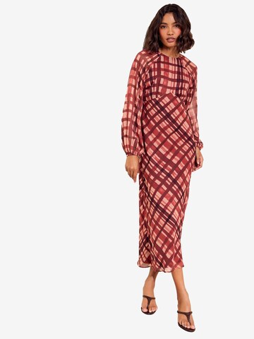 Friends Like These - Vestido en rojo: frente