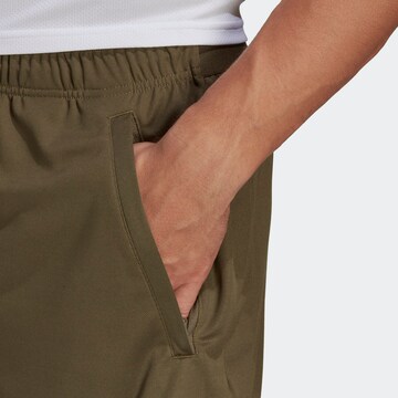 ADIDAS PERFORMANCE Regular Спортен панталон 'Essentials' в зелено