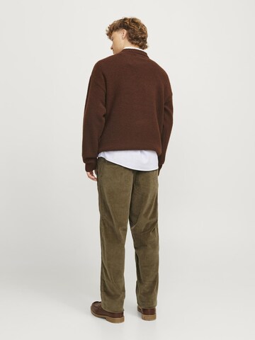JACK & JONES Loose fit Chino trousers in Brown