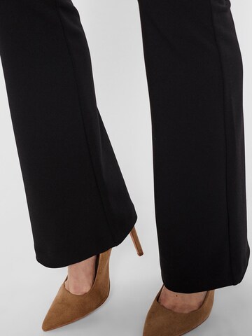 VERO MODA Flared Broek 'Amira' in Zwart