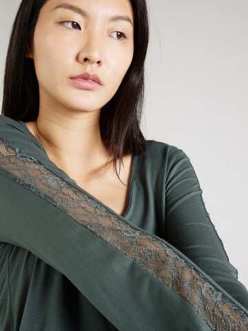 ABOUT YOU Shirt 'Joelina' in Groen