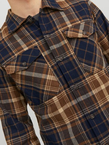 ruda JACK & JONES Standartinis modelis Marškiniai 'EEDDIE'