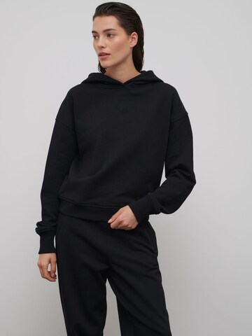 Sweat-shirt 'Giana' RÆRE by Lorena Rae en noir : devant