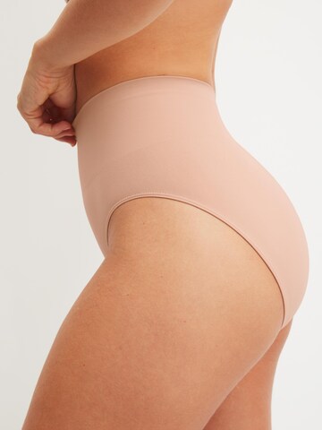 Slip modellante 'Seamless Shape' di CALIDA in rosa