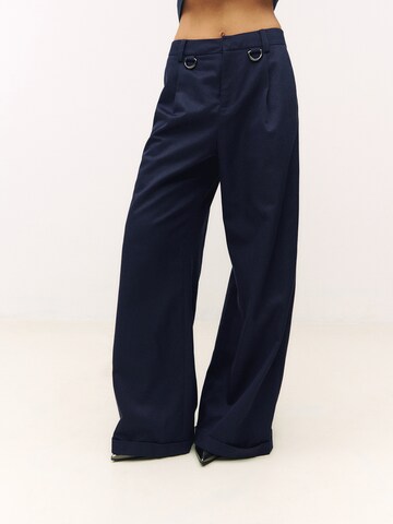 ÉVOIR by Alena Gerber Wide leg Broek in Blauw: voorkant