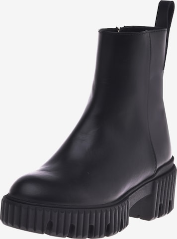 Baldinini Chelsea Boots in Black: front