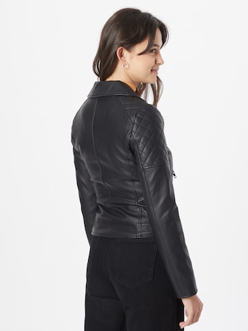 Oasis Jacke in Schwarz