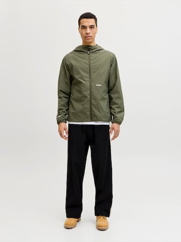 JACK & JONES Преходно яке 'JCOCLUB' в зелено