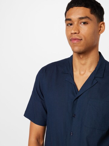 mėlyna By Garment Makers Standartinis modelis Marškiniai 'Elmer'
