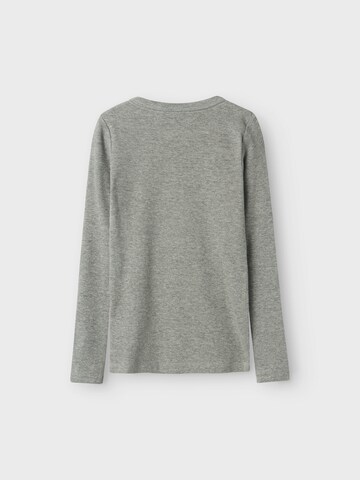 Maglietta 'NKFNakal' di NAME IT in grigio