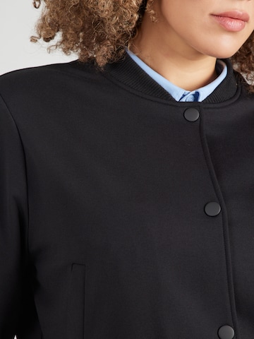 ONLY Carmakoma - Chaqueta de entretiempo 'CARPOPTRASH' en negro