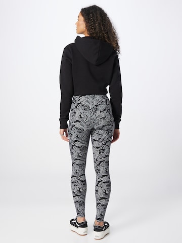 Urban Classics Skinny Leggings in Black